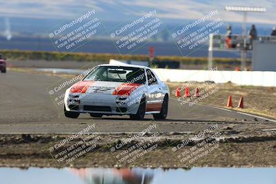 media/Nov-16-2025-CalClub SCCA (Sun) [[2975c16dfc]]/Group 6/Turn 1/